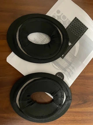 EarTouch2のパッケージを空けた様子