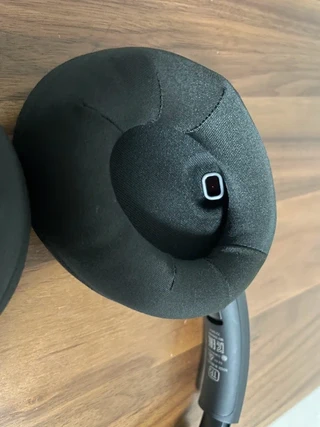 EarTouch2を装着した様子