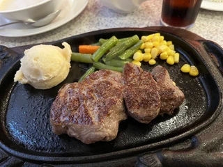 沖縄の料理の様子
